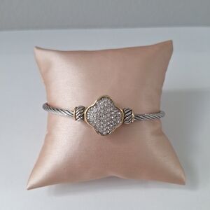 Four Leaf Clover Bracelet. Chic Two-Tone Women's Bracelet